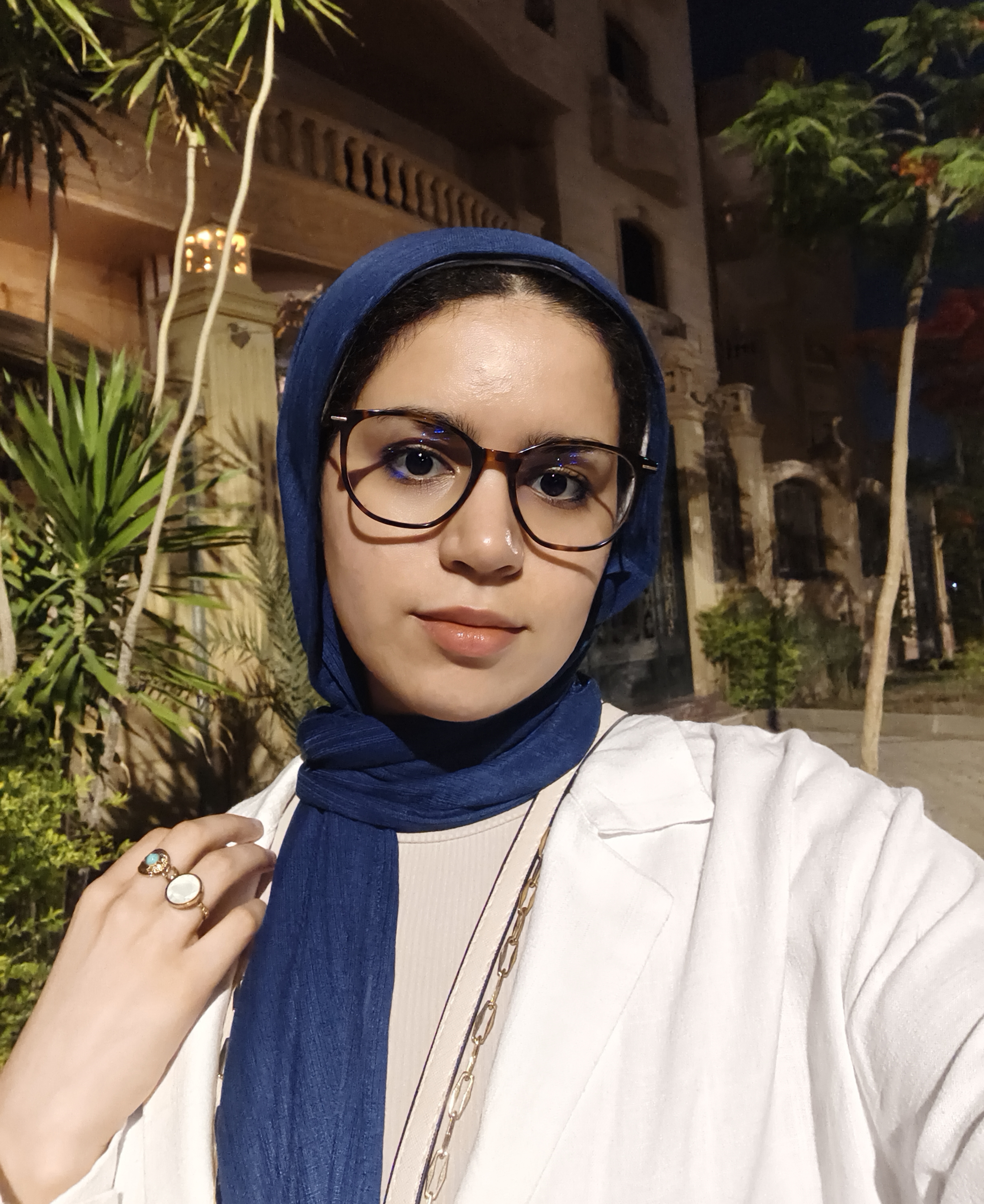 عائشة إبراهيم